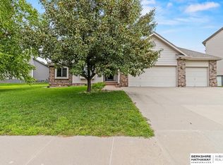 2410 Eagle Ridge Dr, Council Bluffs, IA 51503