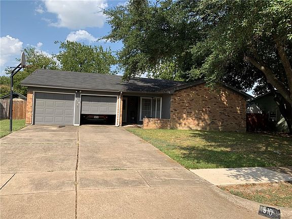 2nd image of 510 Willow Cir W