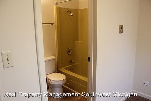 4th image of 1117 Niles Ave