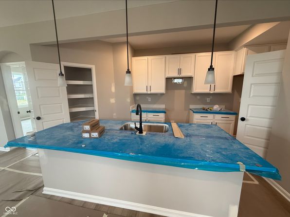 7367 Broadview Ln, McCordsville, IN 46055