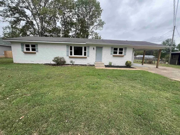 280 Meadow Lane Dr, Savannah, TN 38372