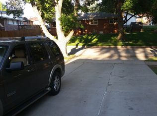 1421 Urbana Ln, Lincoln, NE 68505