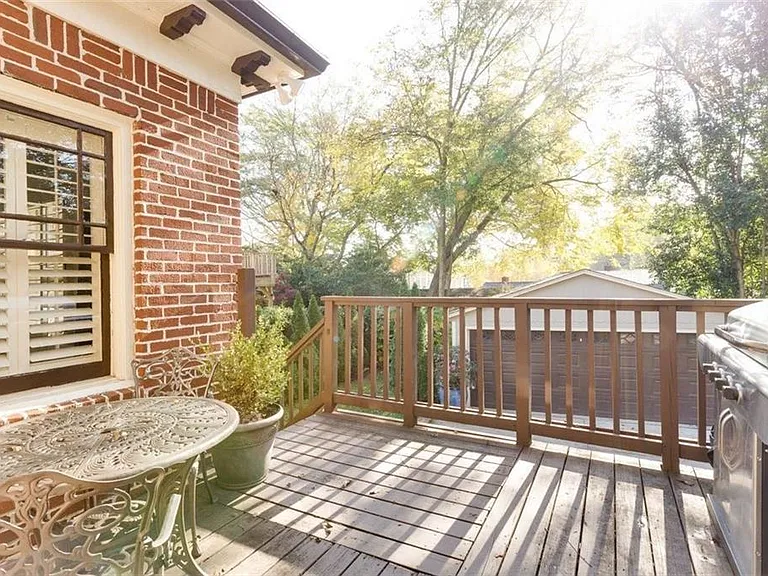 1337 N Highland Ave NE — Photo 9