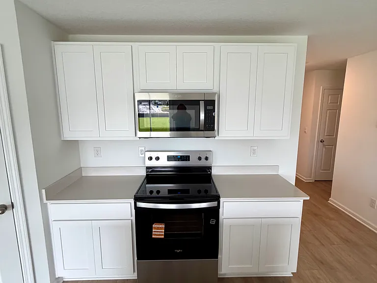 2 Oakleaf Way — Photo 2