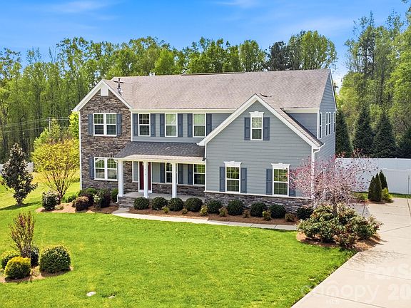 4th image of 916 Manorwood Dr