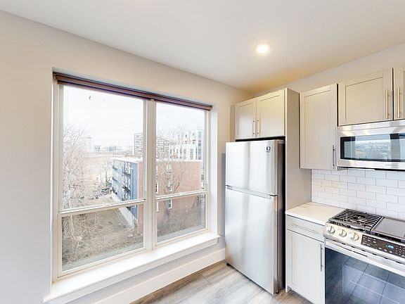 3rd image of 55 W 5th St Penthouse 608