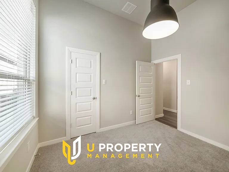 1113 Sheldon Dr — Photo 8