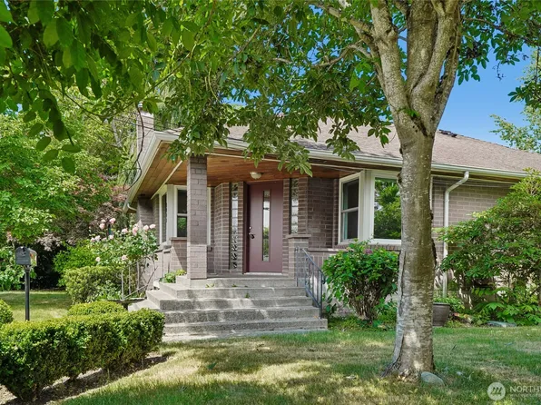 3004 SW Barton Street, Seattle, WA 98126