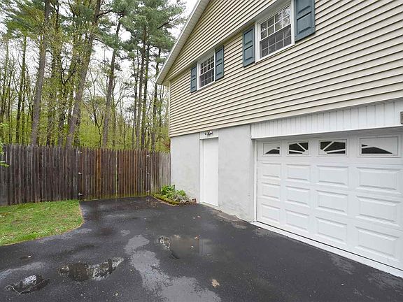3rd image of 6 Sylvan Ln