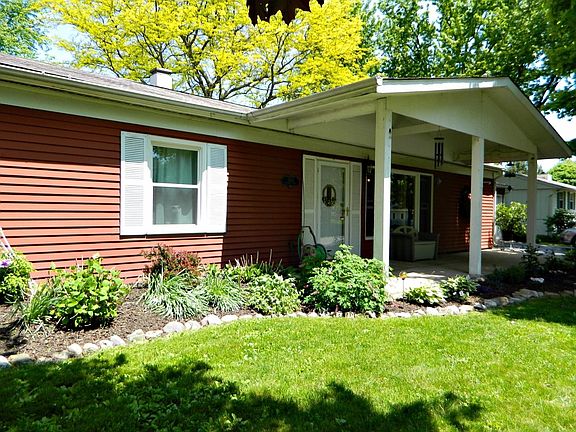 2nd image of 2601 Oakwood Dr