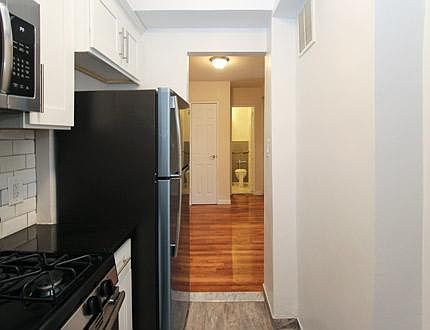 2nd image of 3328 Parsons Blvd #1