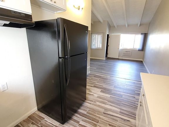 3rd image of 1767 S Magnolia Ave #10