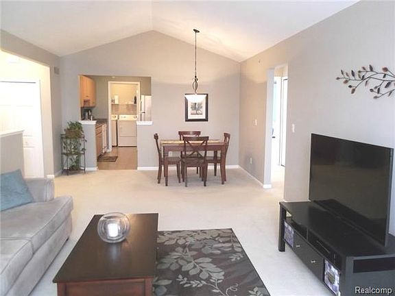 5th image of 28244 Oakmonte Cir E