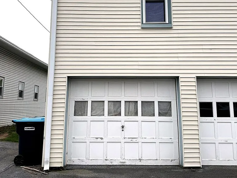 217 W Maple St — Photo 14