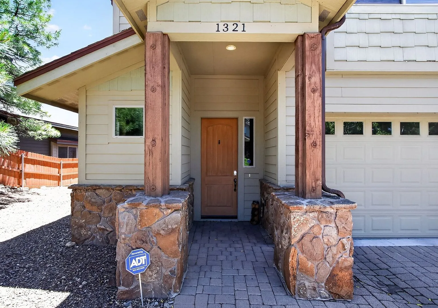 Gorgeous townhome near NAU — Photo 1