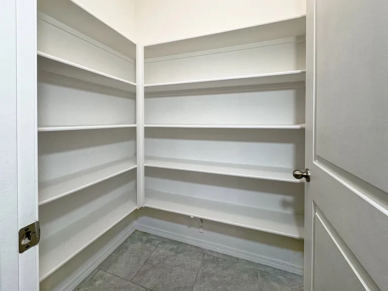4143 Summit Park Rd NE — Photo 8