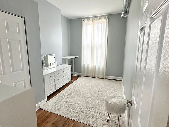 3rd image of 1620 S Ashland Ave APT 3F