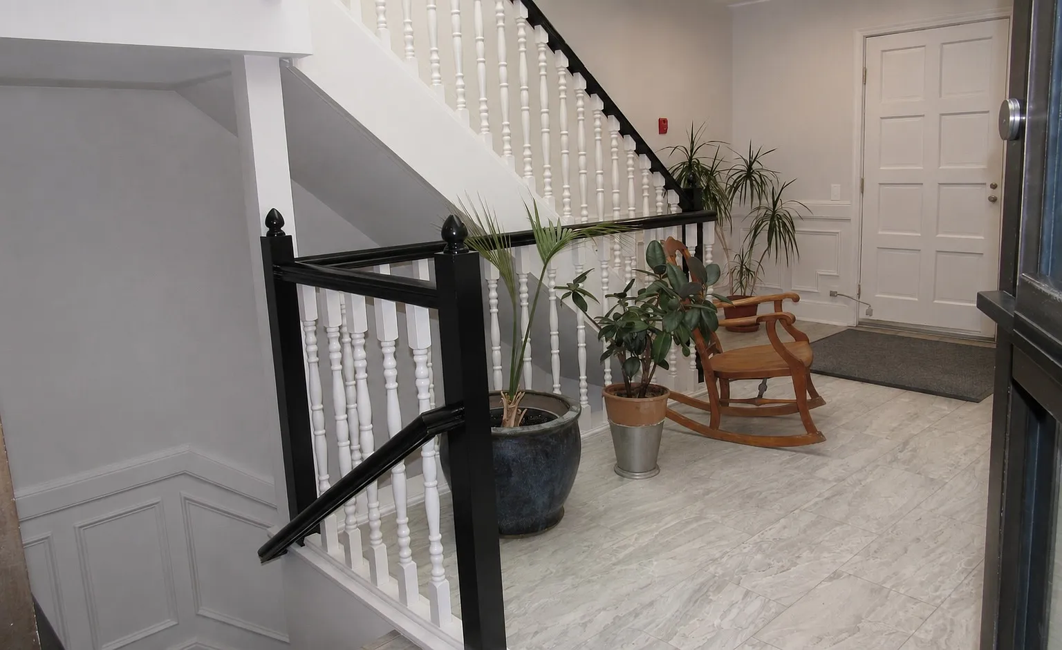 1 bed, 1100 sqft, $2,602 — Photo 4