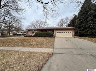 4201 Bel Ridge Dr, Lincoln, NE 68521