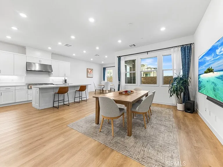 885 Poppy Ct — Photo 6
