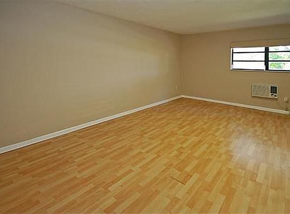 Garage/ Bonus room
