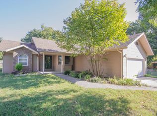 2563 W Village Ter, Springfield, MO 65810