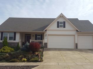 550 Tillicum Dr, Silverton, OR 97381