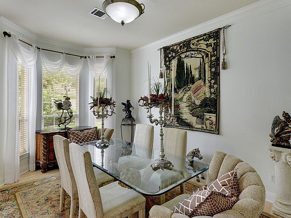 4th image of 323 The Hills Dr #14