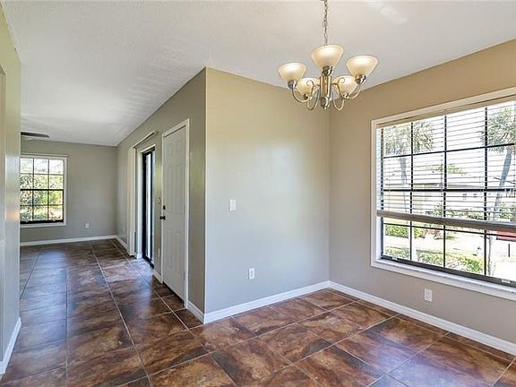 4th image of 3217 Oak Lawn Pl #211