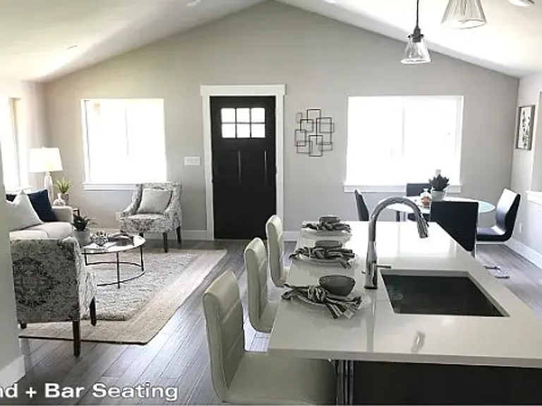 596 N Larch St — Photo 28