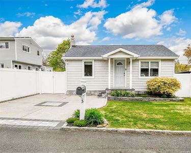 5 Patchogue Avenue, Patchogue, NY, 11772