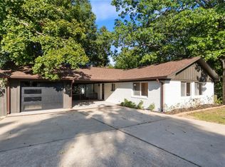 56 Ridge Rd, Eureka Springs, AR 72631