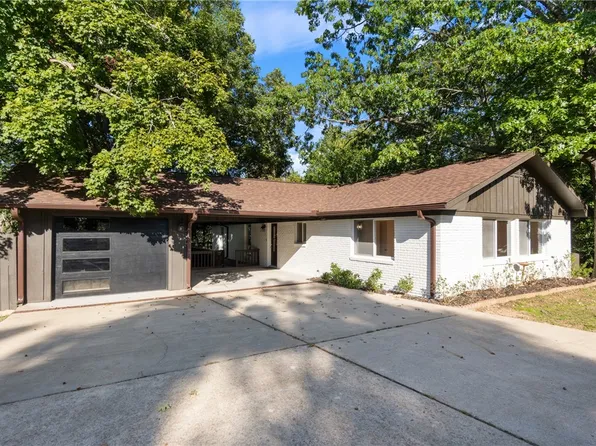 56 Ridge Rd, Eureka Springs, AR 72631