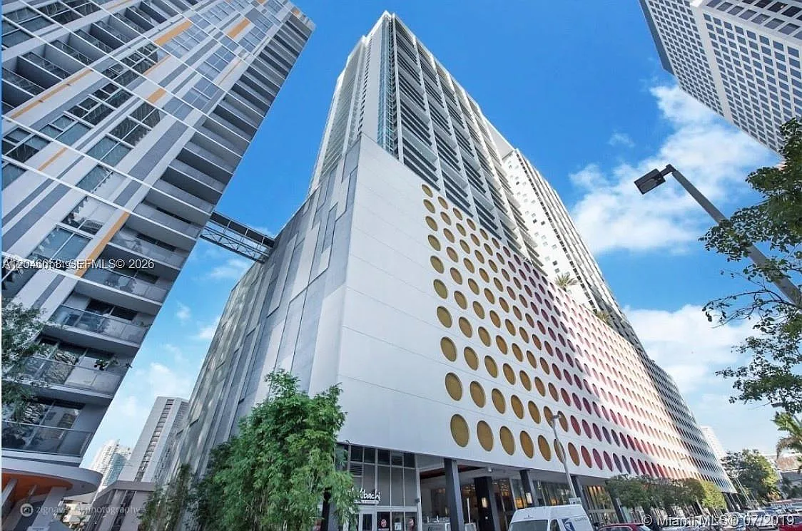 500 Brickell East Condo — Photo 1