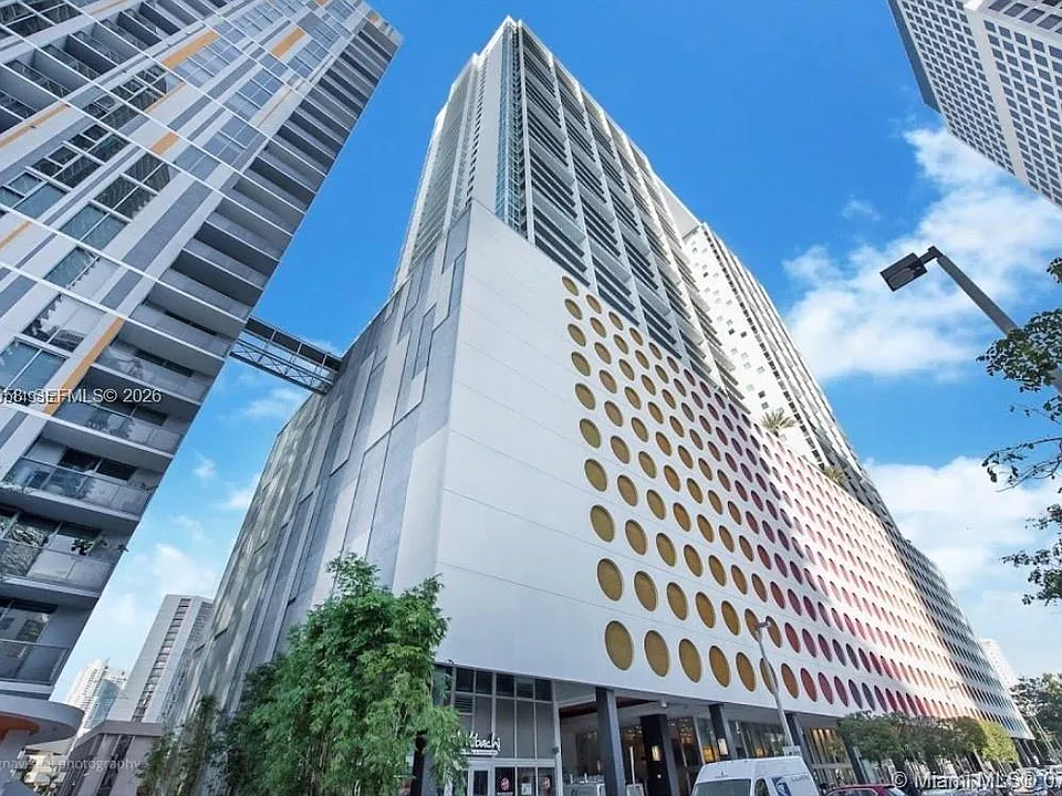 500 Brickell Ave #2006