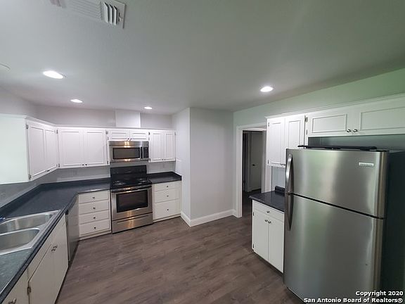 3rd image of 338 Prince Dr
