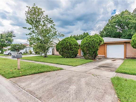 3rd image of 7725 Killian Dr