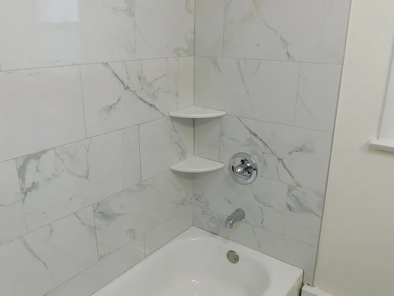 21 W 14th St #2 — Photo 9
