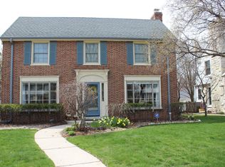 2125 N 90th St, Wauwatosa, WI 53226