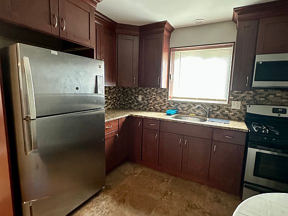 5th image of 64 Grove St #1