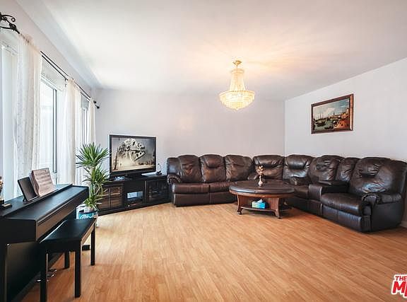 3rd image of 5315 Zelzah Ave APT 14