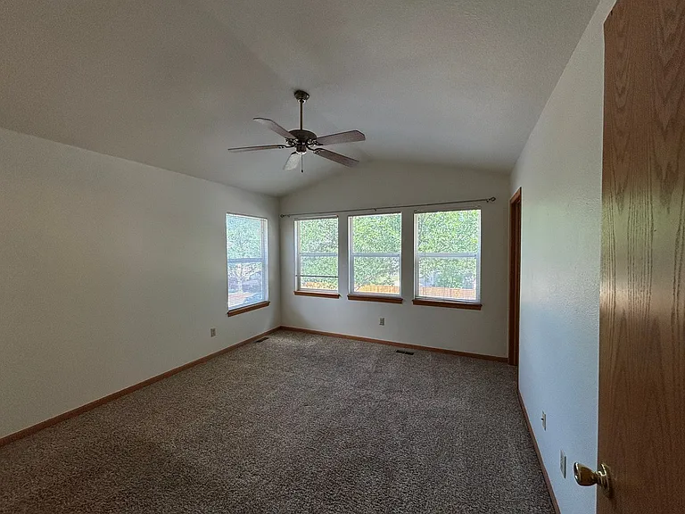 3425 Red Mountain Dr — Photo 20