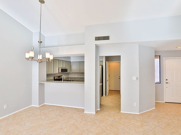 5th image of 945 N Pasadena St #91