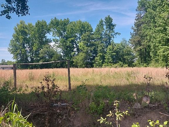 3rd image of 1AA Davis Lane
