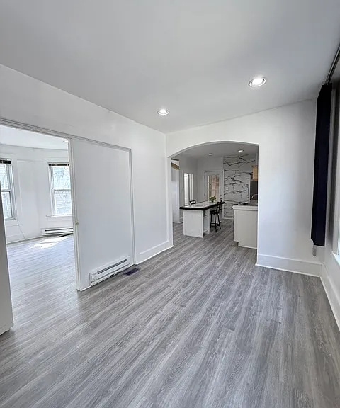 521 Sarah St — Photo 26