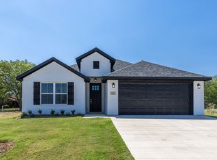 525 Escovedo Dr, Italy, TX 76651