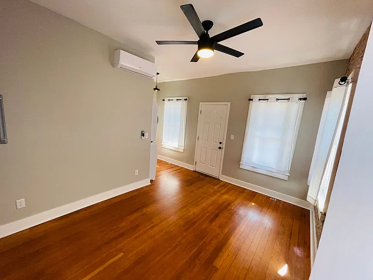Coming Soon! 1 Bed / 1 Bath Cottage In U Of A Neighborhood! — Photo 8