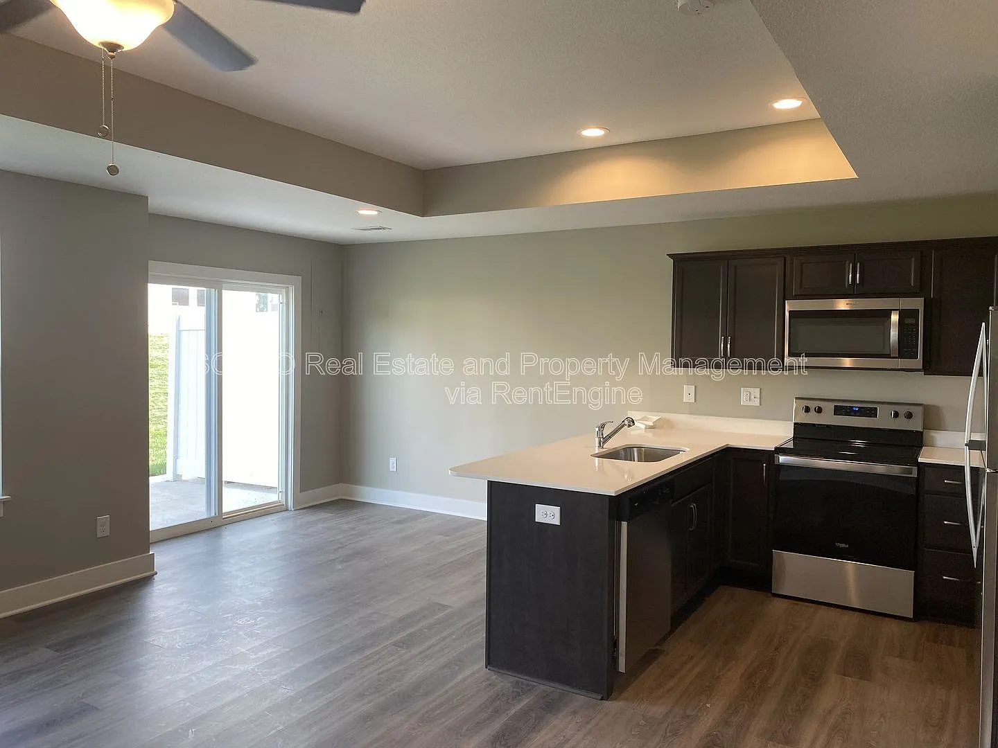 3 bed, 2.5 bath, $1,695 — Photo 2