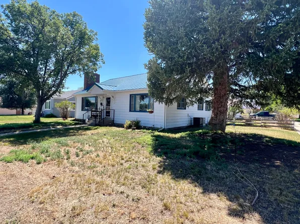 138 N 11th St, Thermopolis, WY 82443