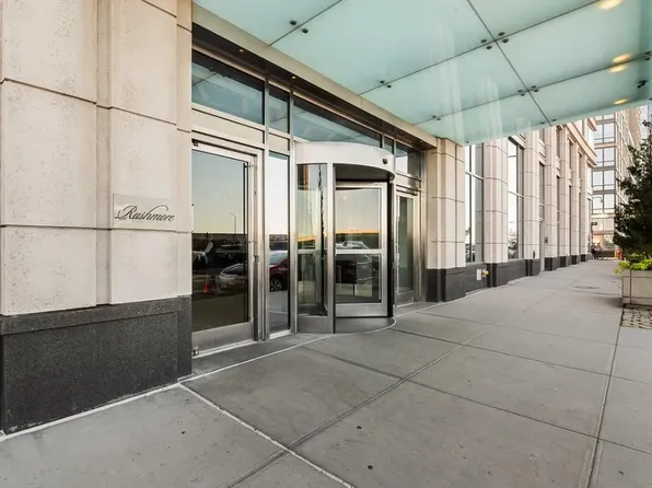 80 Riverside Boulevard image 14 of 14